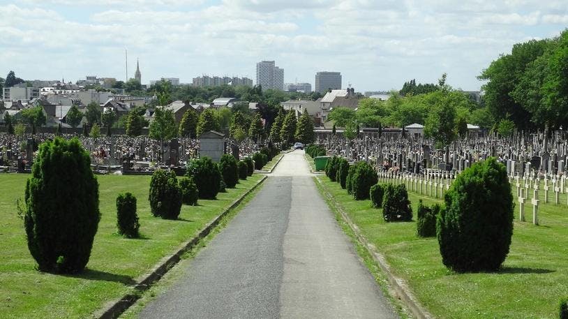 Vue du cimetière de l'Est à Rennes